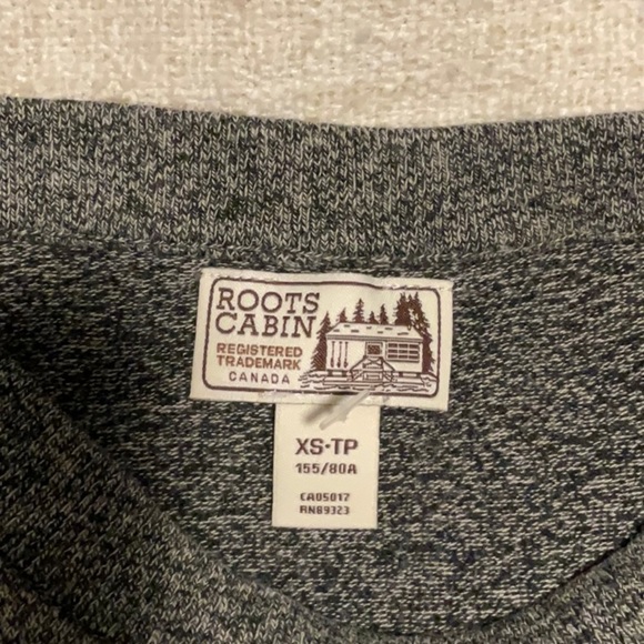 Roots Cabin  Sweater in Size XS - Picture 4 of 5